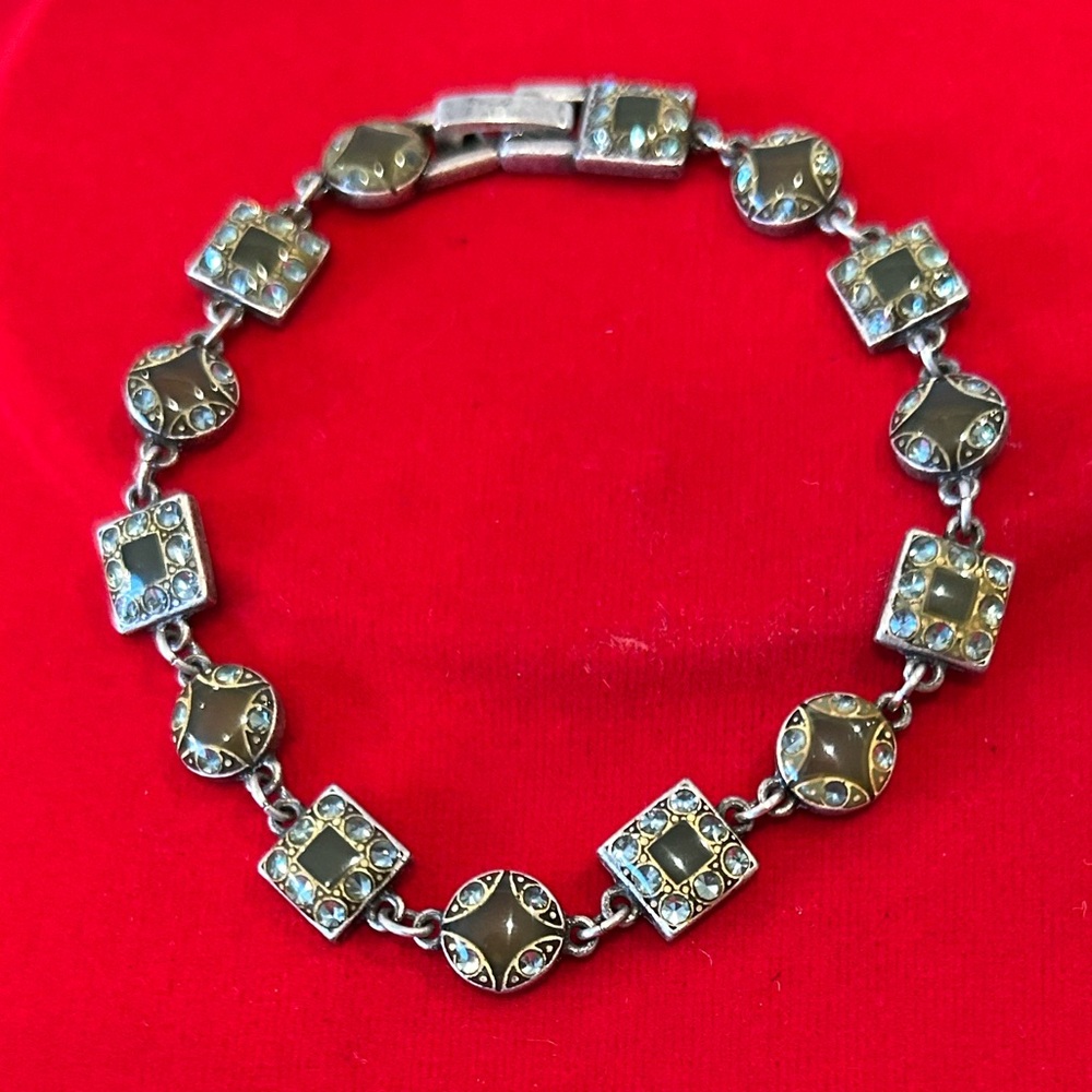 🌼 3 For $30 Vintage Liz Claiborne Cabachon Green Lucite with Rhinestone Bracelet